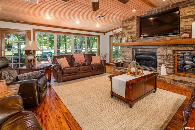 $695,000 | 2585 Dylan Drive, Marion, IL 62959