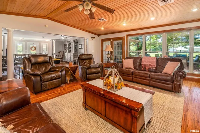 $695,000 | 2585 Dylan Drive, Marion, IL 62959