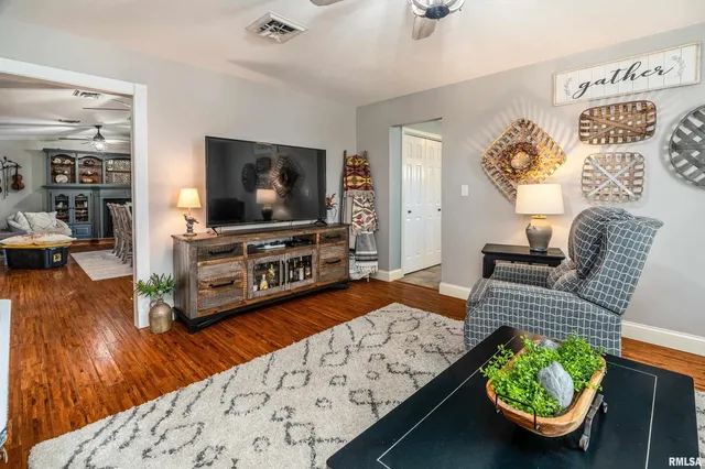 $695,000 | 2585 Dylan Drive, Marion, IL 62959