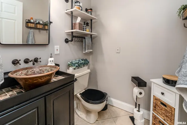 $695,000 | 2585 Dylan Drive, Marion, IL 62959