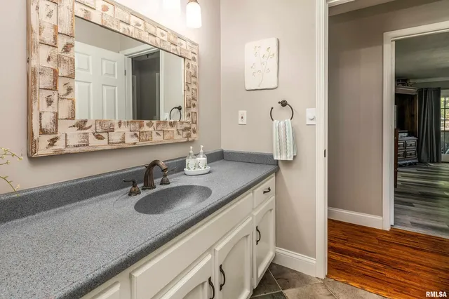 $695,000 | 2585 Dylan Drive, Marion, IL 62959