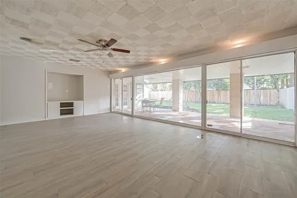 $3,200 | 2511 Maroneal Street, Houston, TX 77030