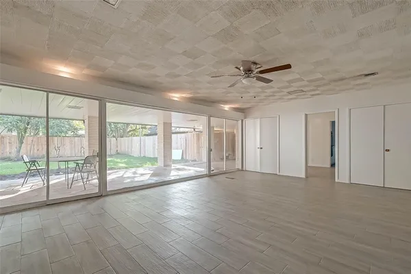 $3,200 | 2511 Maroneal Street, Houston, TX 77030