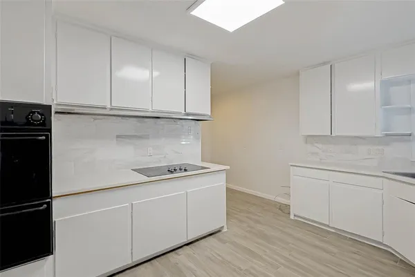 $3,200 | 2511 Maroneal Street, Houston, TX 77030