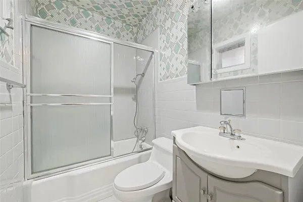 $3,200 | 2511 Maroneal Street, Houston, TX 77030