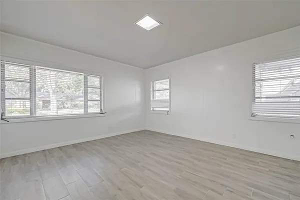 $3,200 | 2511 Maroneal Street, Houston, TX 77030