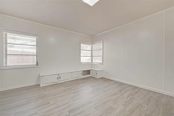 $3,200 | 2511 Maroneal Street, Houston, TX 77030