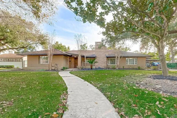 $3,200 | 2511 Maroneal Street, Houston, TX 77030