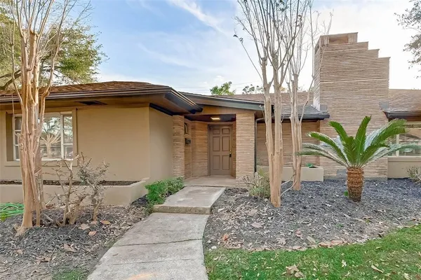 $3,200 | 2511 Maroneal Street, Houston, TX 77030