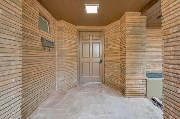 $3,200 | 2511 Maroneal Street, Houston, TX 77030