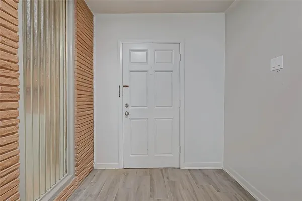 $3,200 | 2511 Maroneal Street, Houston, TX 77030