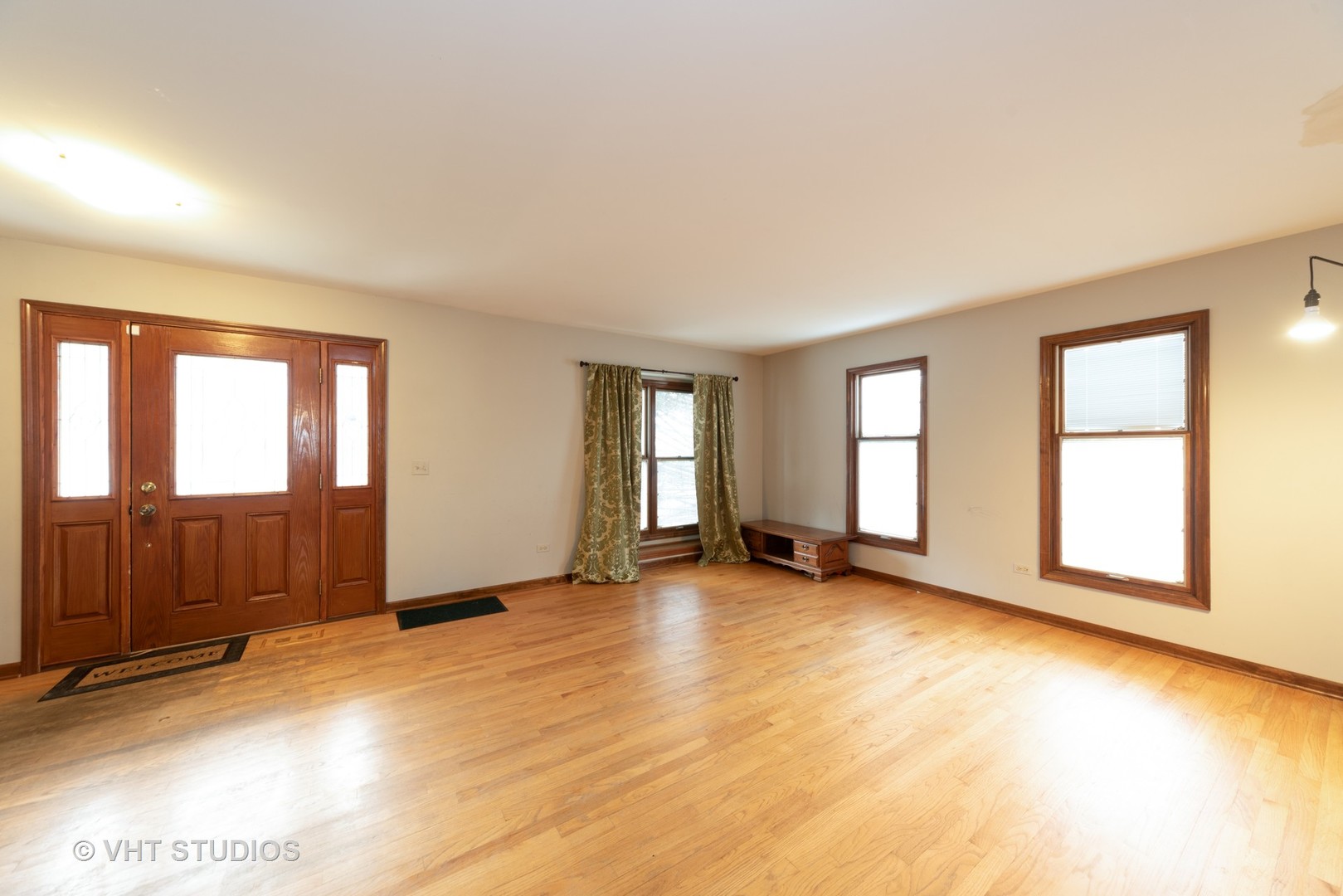 259 Foxmoor Road Fox River Grove, IL 60021 - Photo 2 of 19