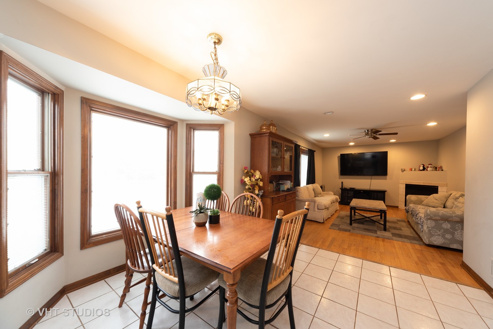 259 Foxmoor Road Fox River Grove, IL 60021 - Photo 7 of 19