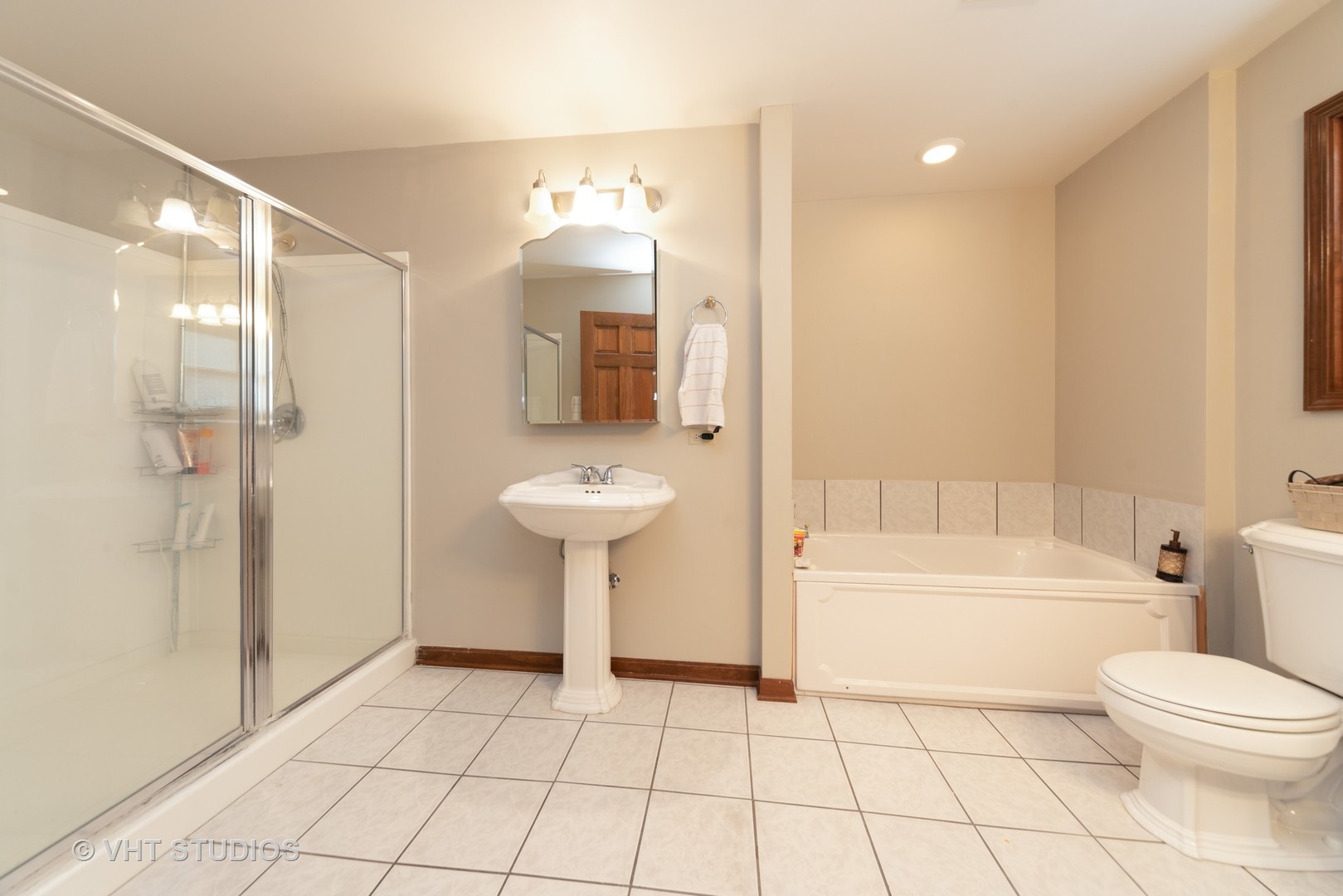 259 Foxmoor Road Fox River Grove, IL 60021 - Photo 9 of 19