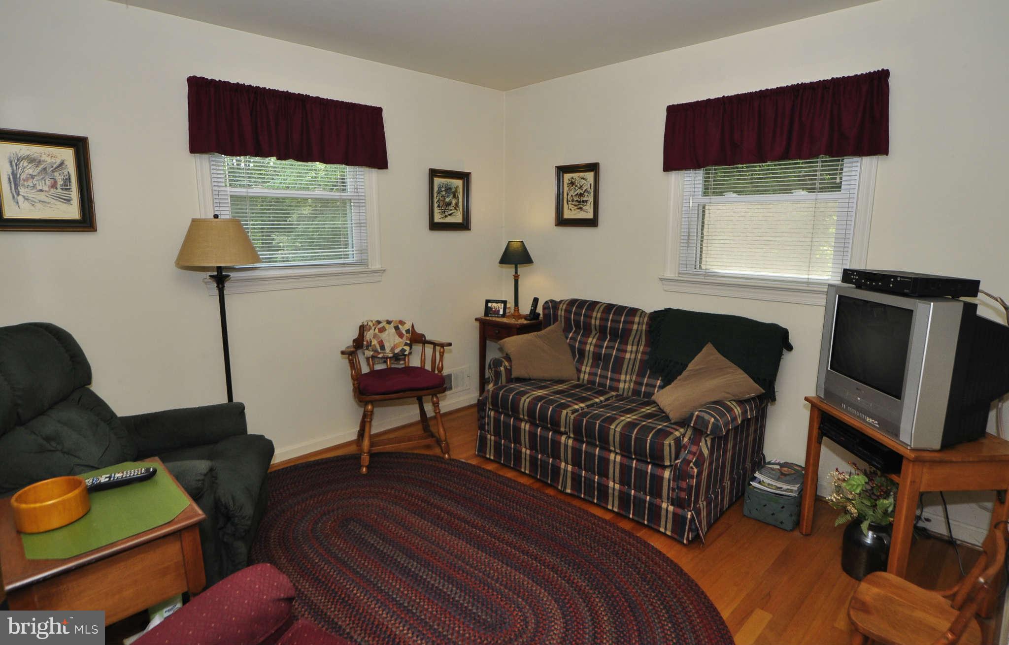 11647 Valley Road Fairfax, VA 22033 - Photo 8 of 16 Bedroom