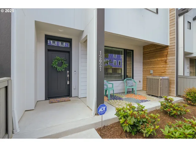a house view with a outdoor space