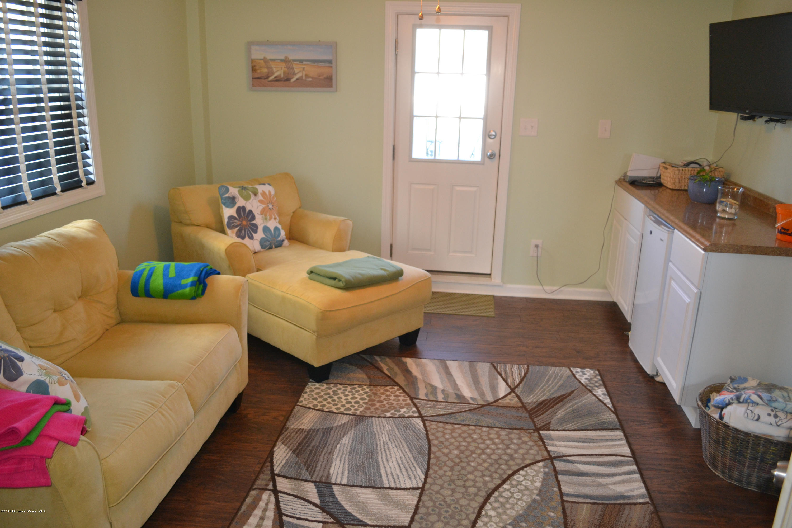2111 Kenneth Road Point Pleasant, NJ 08742 - Photo 15 of 26 Family Room