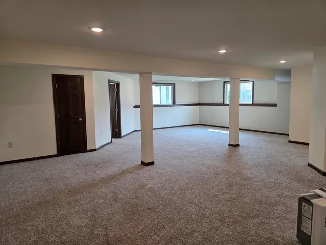 $359,500 | 301 Creekside Court, Watertown, WI 53098