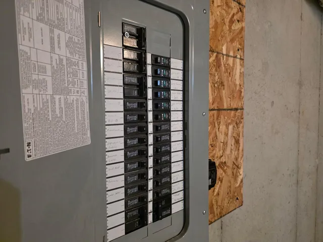 $359,500 | 301 Creekside Court, Watertown, WI 53098