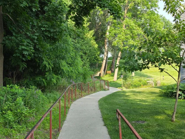 $359,500 | 301 Creekside Court, Watertown, WI 53098