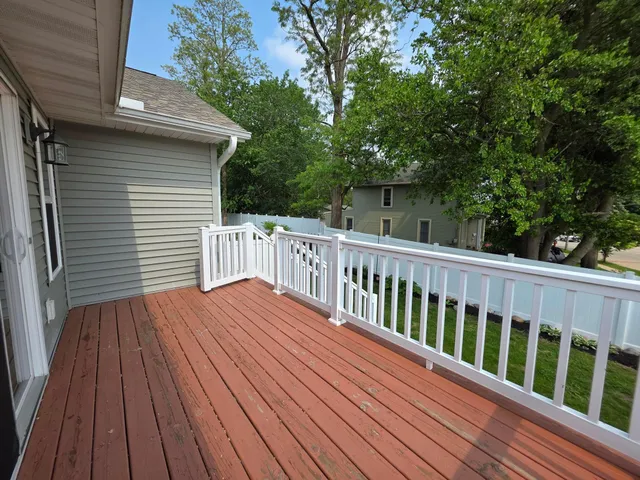 $359,500 | 301 Creekside Court, Watertown, WI 53098