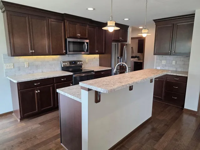 $359,500 | 301 Creekside Court, Watertown, WI 53098