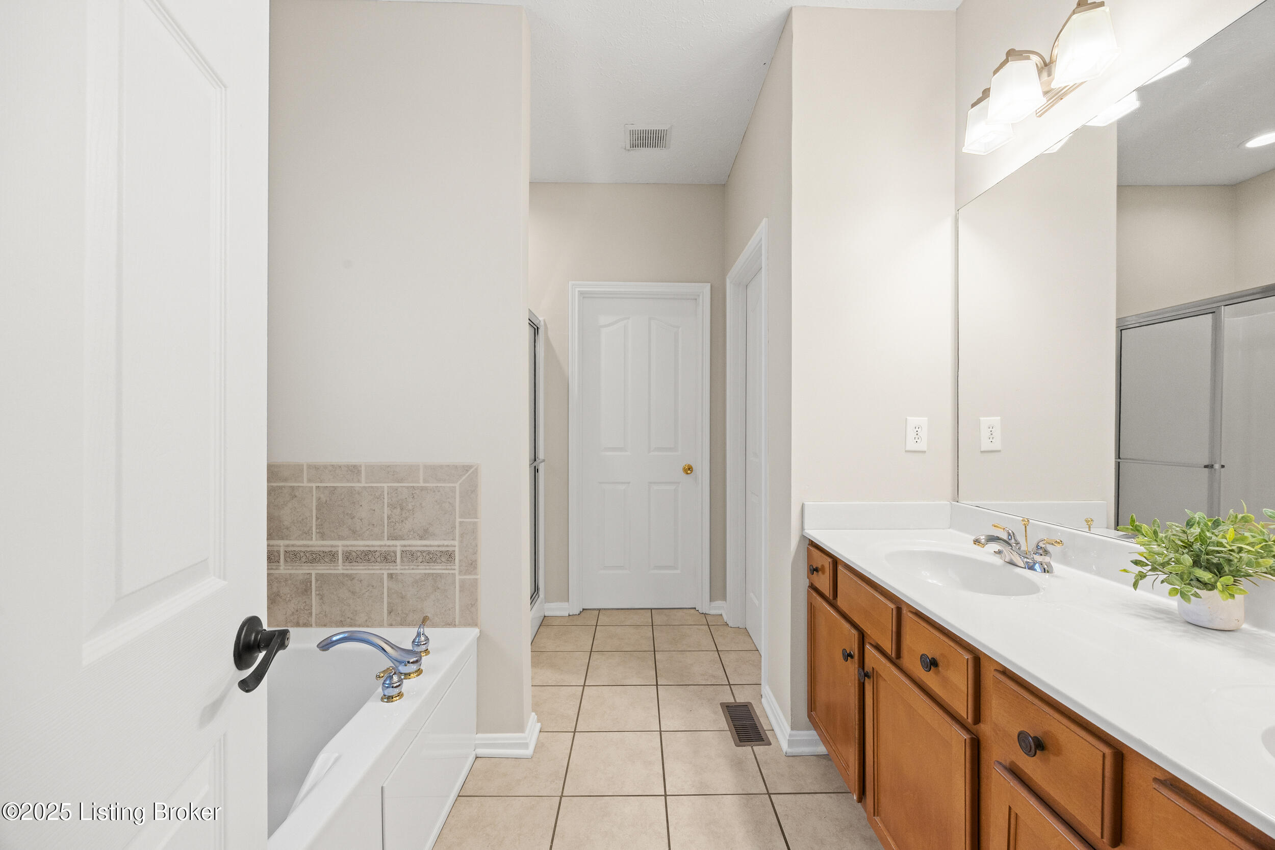 6521 Keeling Place Road Louisville, KY 40291 - Photo 18 of 59 21