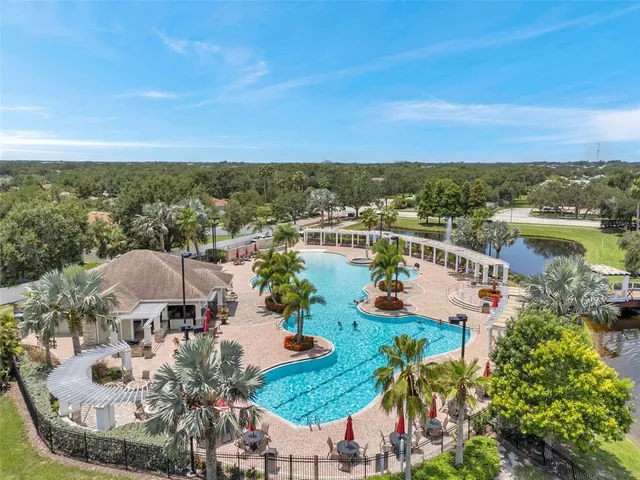 a picture of city view with lake view