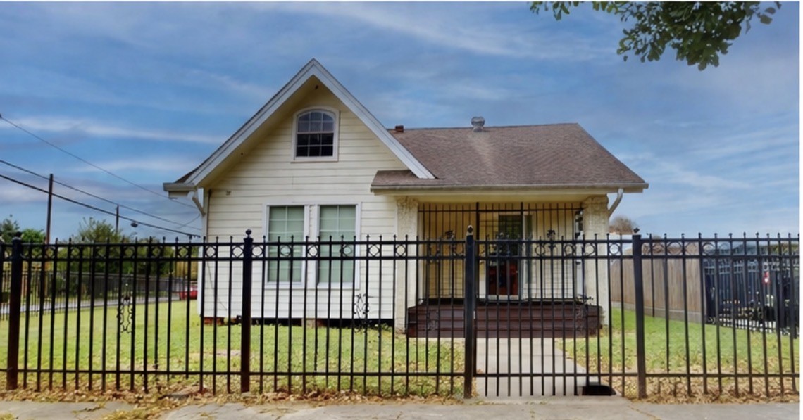 101 Eastgate Street Houston, TX 77012 - Photo 4 of 49