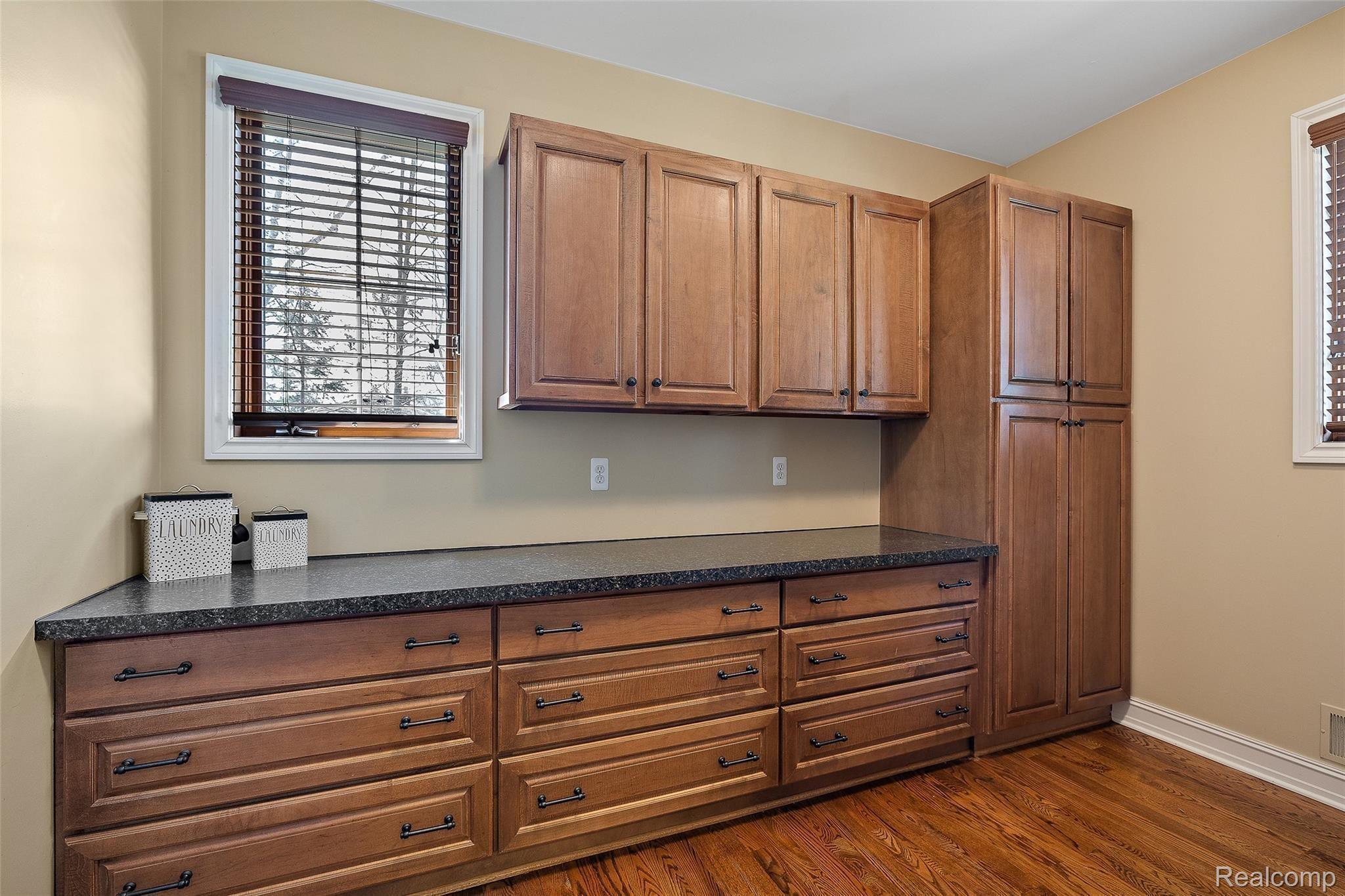 523 Trinway Road Troy, MI 48085 - Photo 33 of 55 523 Trinway-74.jpg