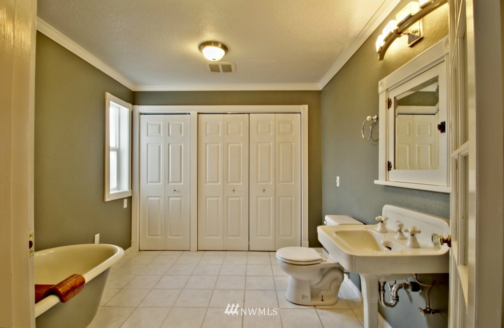 409 Morris Avenue South Renton, WA 98057 - Photo 7 of 25