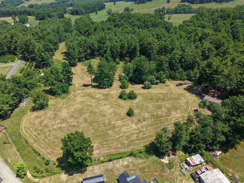 2320 Snow Hill Road, Unit 8 Galax, VA 24333 - Photo 27 of 32 Gallery Image 27
