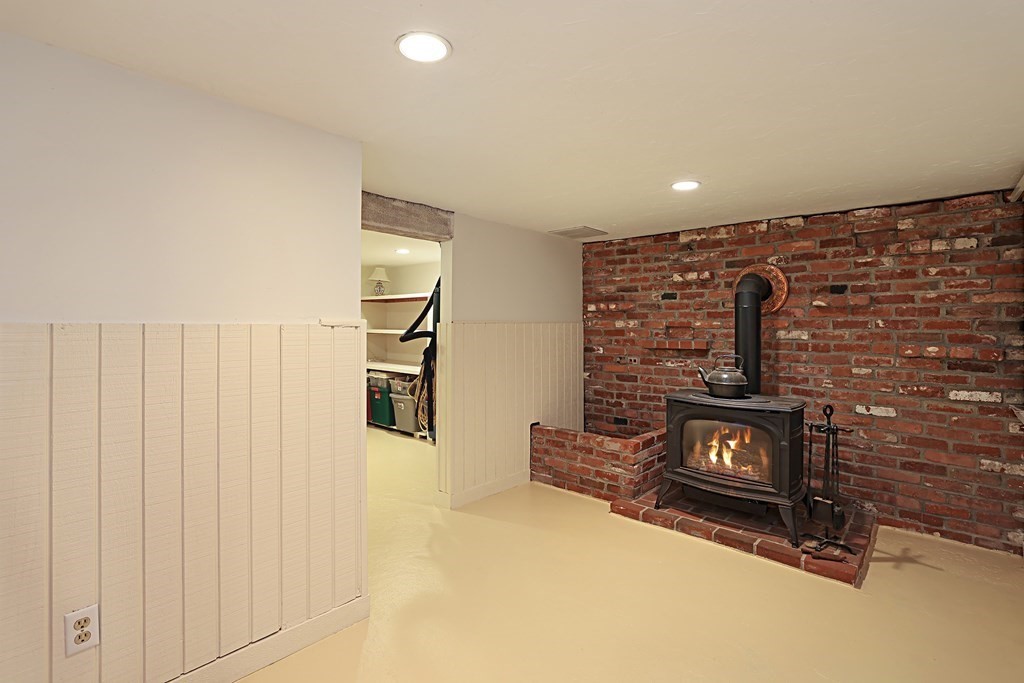 65 Dobson Road Braintree, MA 02184 - Photo 28 of 34 Gallery Image 28