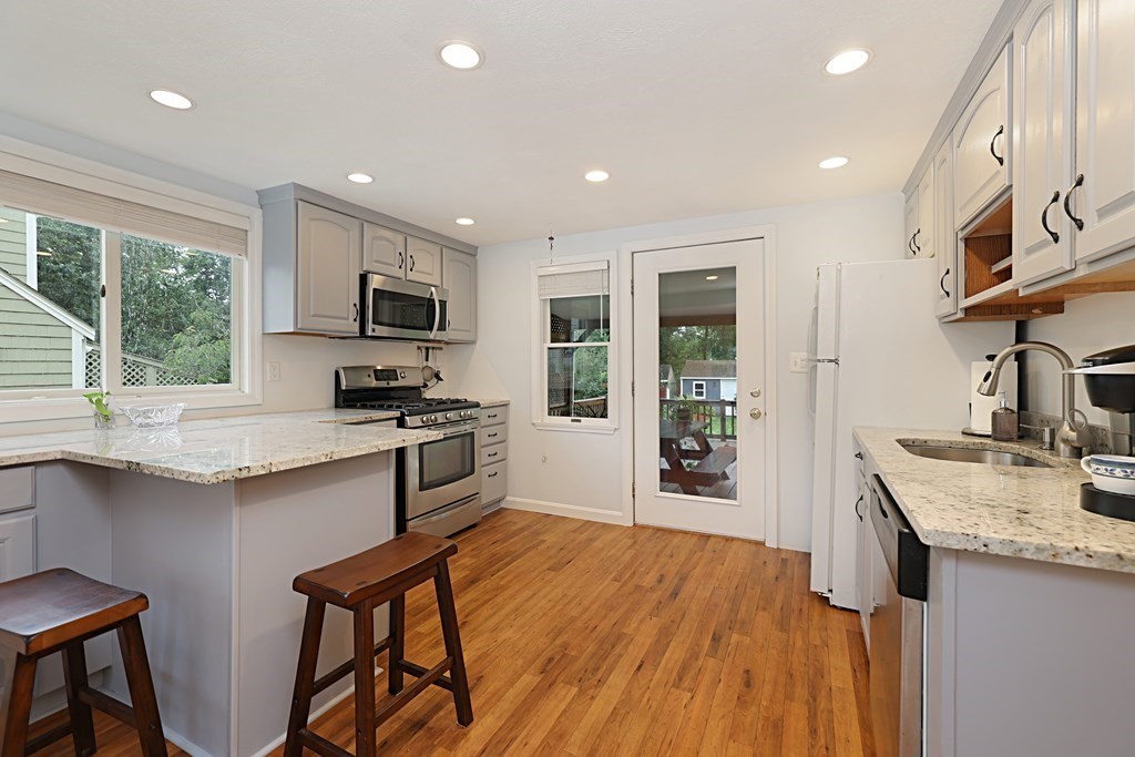 65 Dobson Road Braintree, MA 02184 - Photo 8 of 34 Gallery Image 8