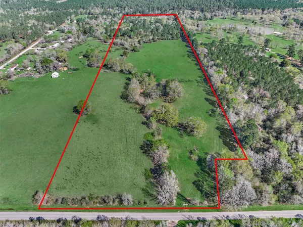 an aerial view of a yard