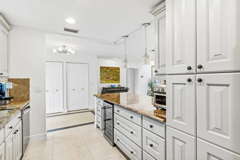 $579,900 | 24 Cambridge Drive, Boynton Beach, FL 33436