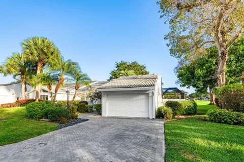 $579,900 | 24 Cambridge Drive, Boynton Beach, FL 33436