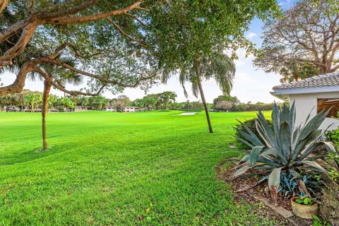 $579,900 | 24 Cambridge Drive, Boynton Beach, FL 33436
