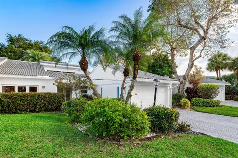 $579,900 | 24 Cambridge Drive, Boynton Beach, FL 33436