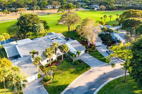 $579,900 | 24 Cambridge Drive, Boynton Beach, FL 33436