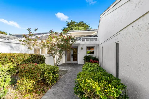 $579,900 | 24 Cambridge Drive, Boynton Beach, FL 33436