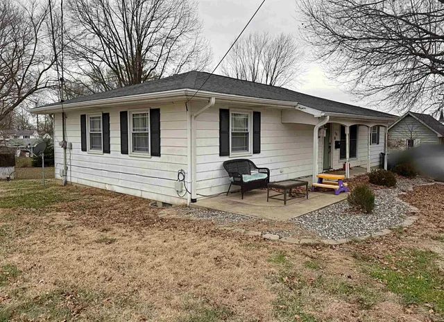 $199,500 | 408 South Kentucky Avenue, Loogootee, IN 47553