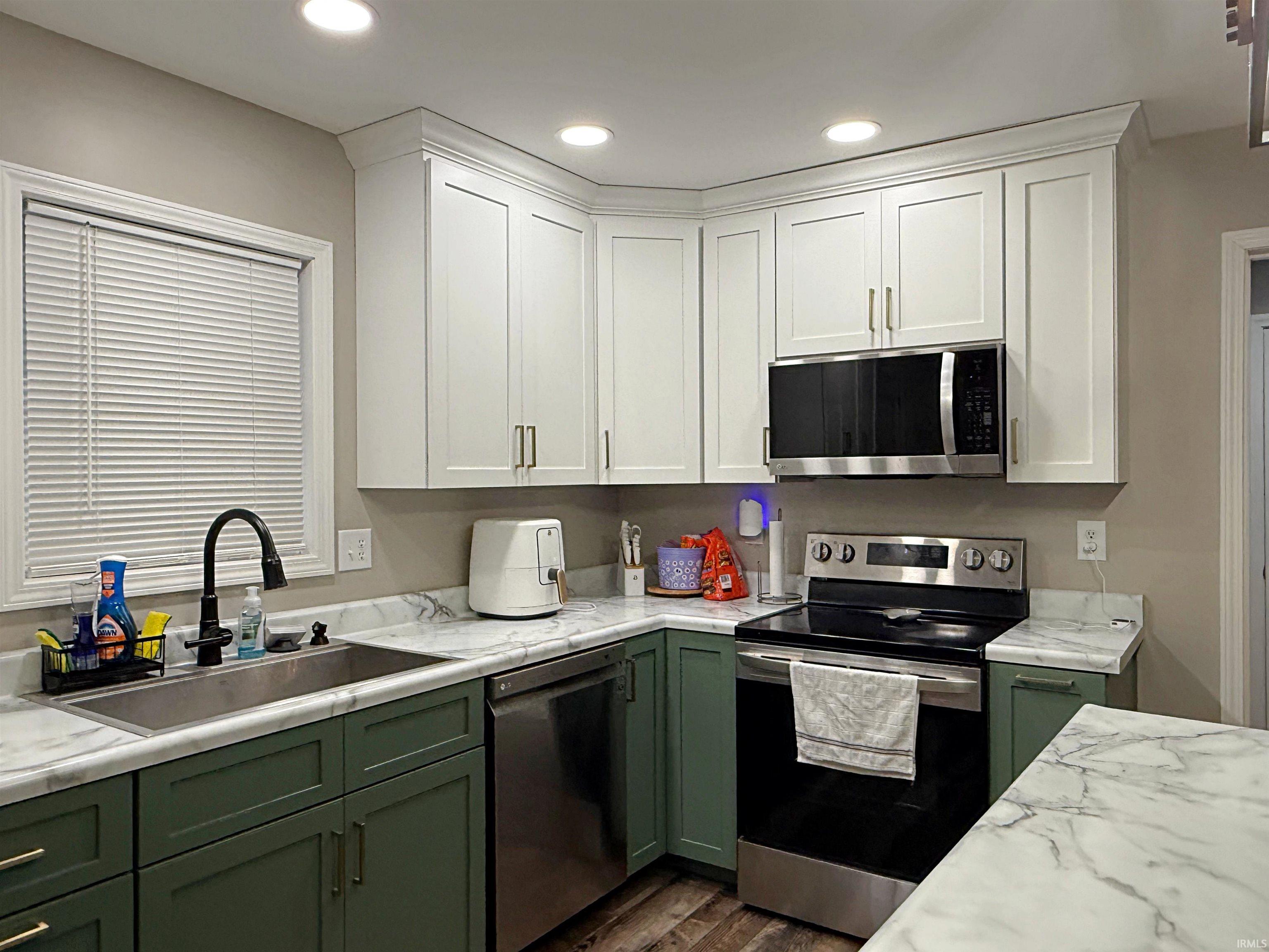 408 South Kentucky Avenue Loogootee, IN 47553 - Photo 7 of 21