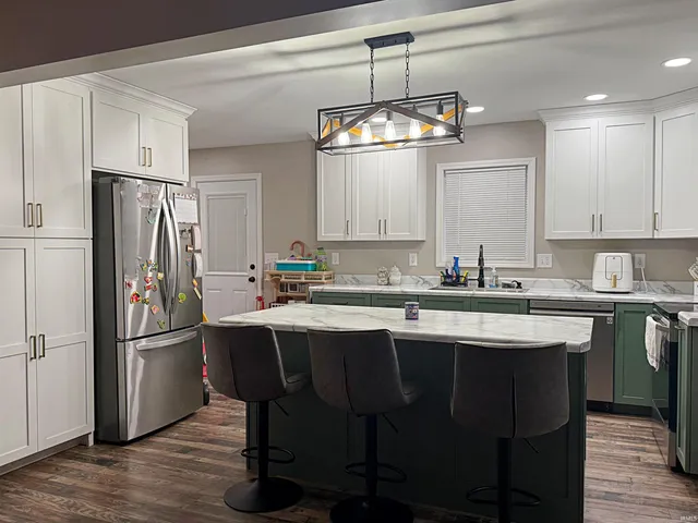 $195,000 | 408 South Kentucky Avenue, Loogootee, IN 47553