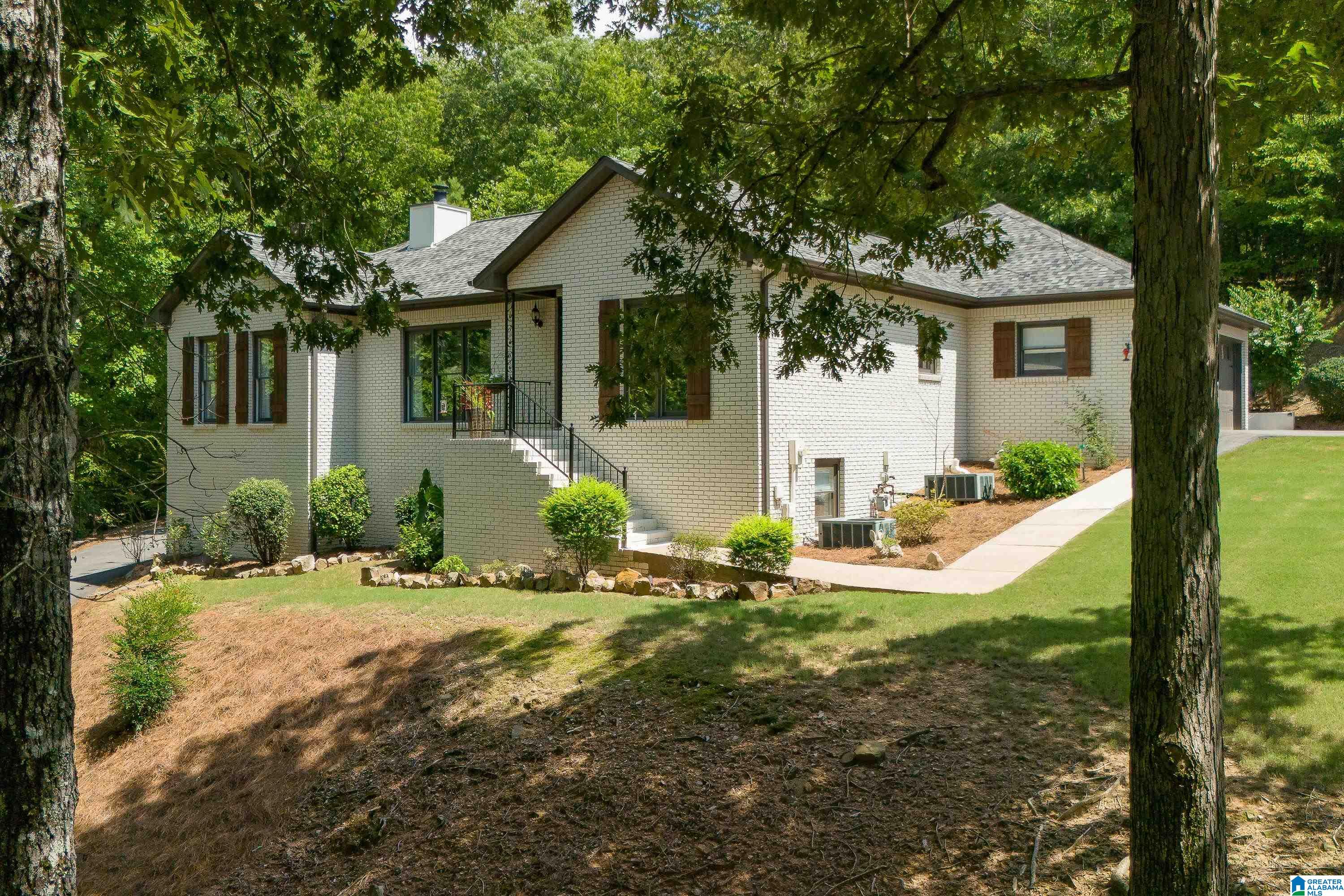 220 Weatherly Way Pelham, AL 35124 - Photo 2 of 67
