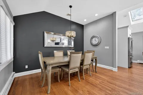 $629,000 | 105 North Hamilton Avenue, Lindenhurst, NY 11757