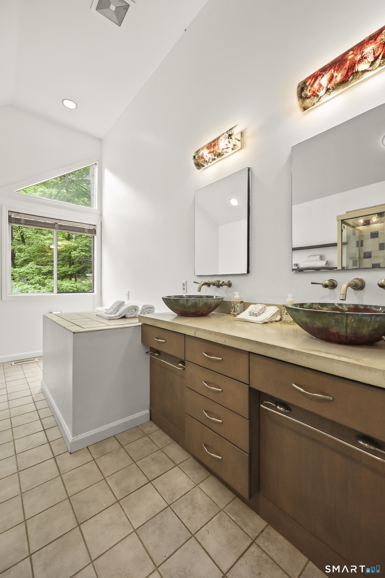 305 Olmstead Hill Road Wilton, CT 06897 - Photo 31 of 40 Artisan glass vessel sinks