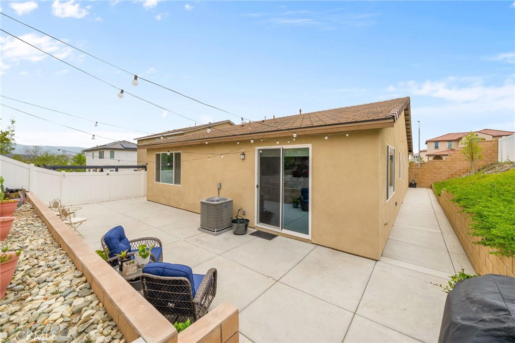 380 Havasu Way Rialto, CA 92377 - Photo 33 of 52