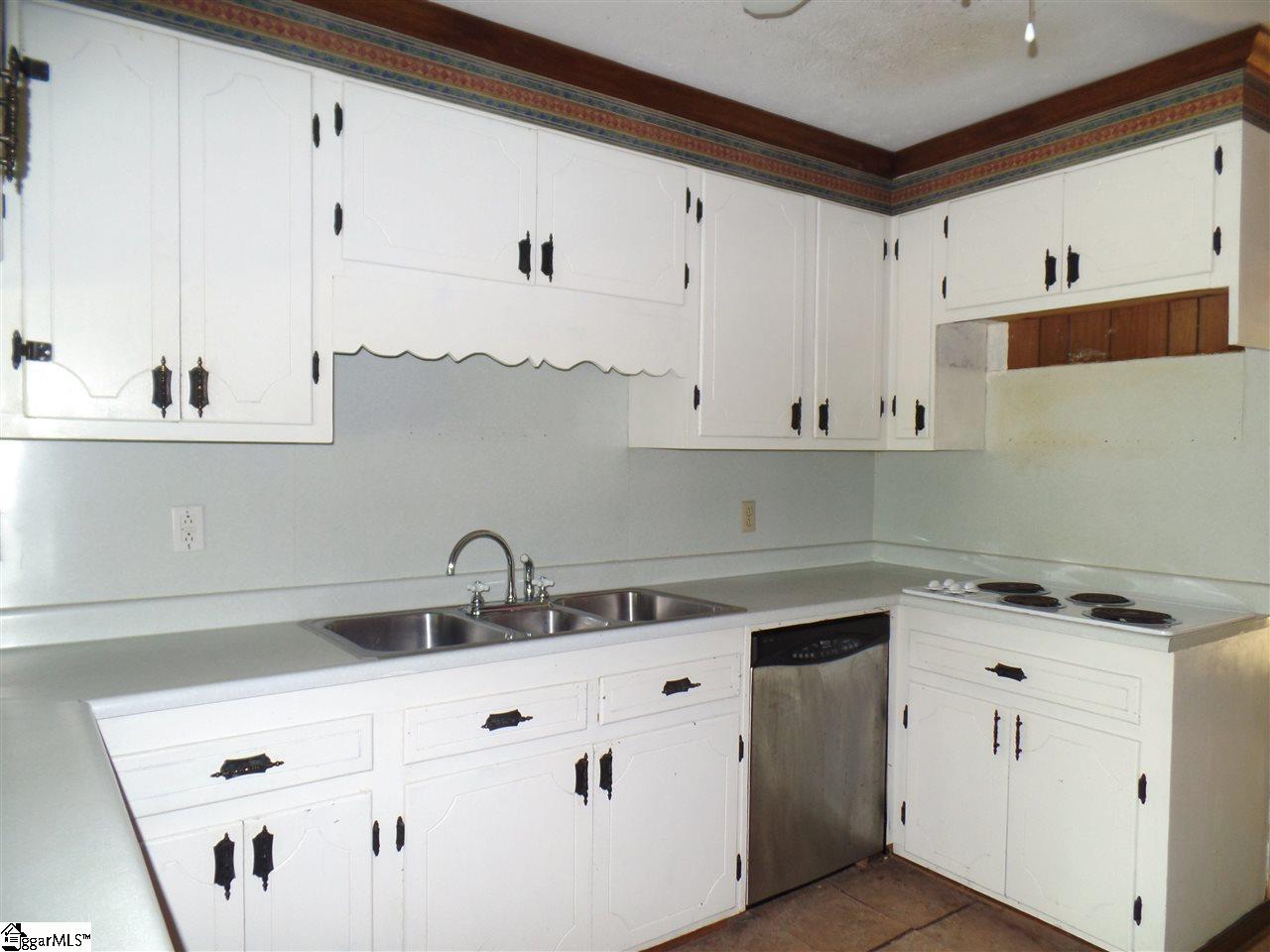 290 Pine Forest Road Travelers Rest, SC 29690 - Photo 5 of 17 Gallery Image 5