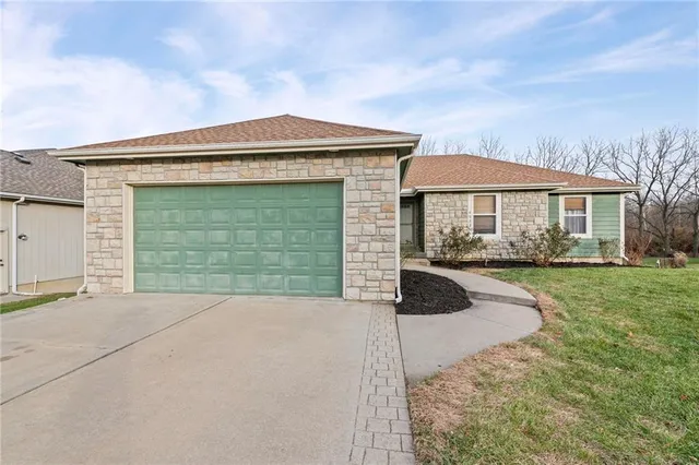 $345,000 | 4923 Parkway Drive, Leavenworth, KS 66048